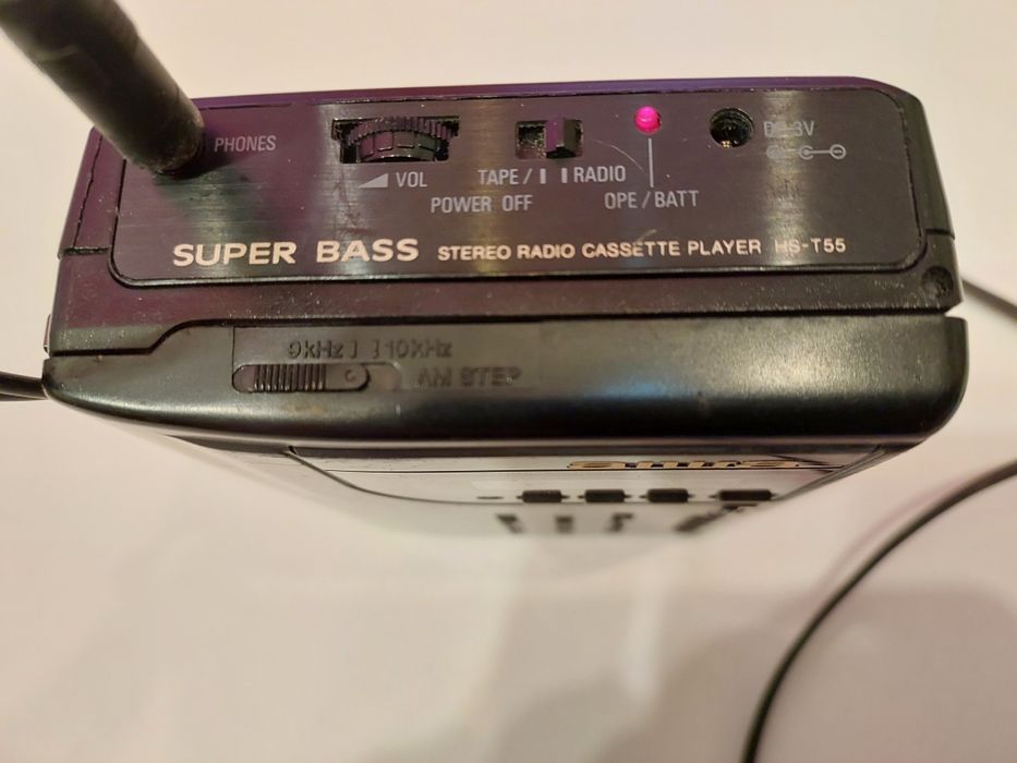 Walkman Aiwa, auto reverse, tuning digital FM/AM. Stare foarte bună.