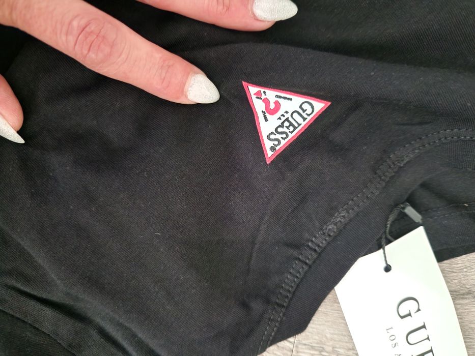 Тениска Guess нова с камъни