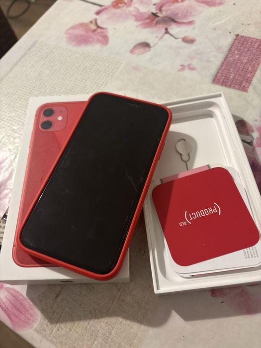 iPhoe 11 pro нов с 1 година гаранция и iPhone 11 поти нов 85% батерия