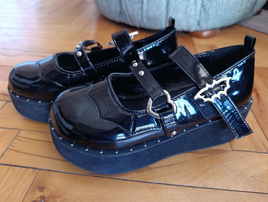 Обувки номер  38