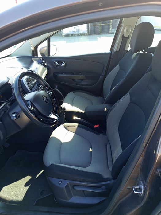 Renault.  Captur