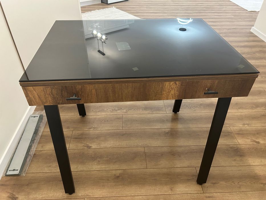 Продавам нова маса