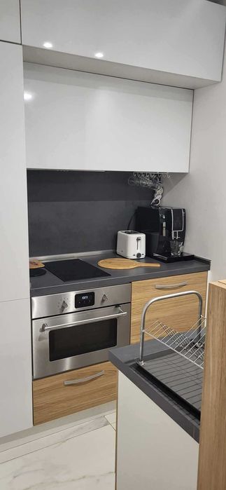 Дава се под наем Тристаен апартамент в София, Оборище - 76 кв.м за 800 € - Снимка #1