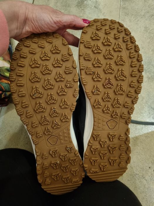 Мъжки непромокаеми обувки от Декатлон 41 номер