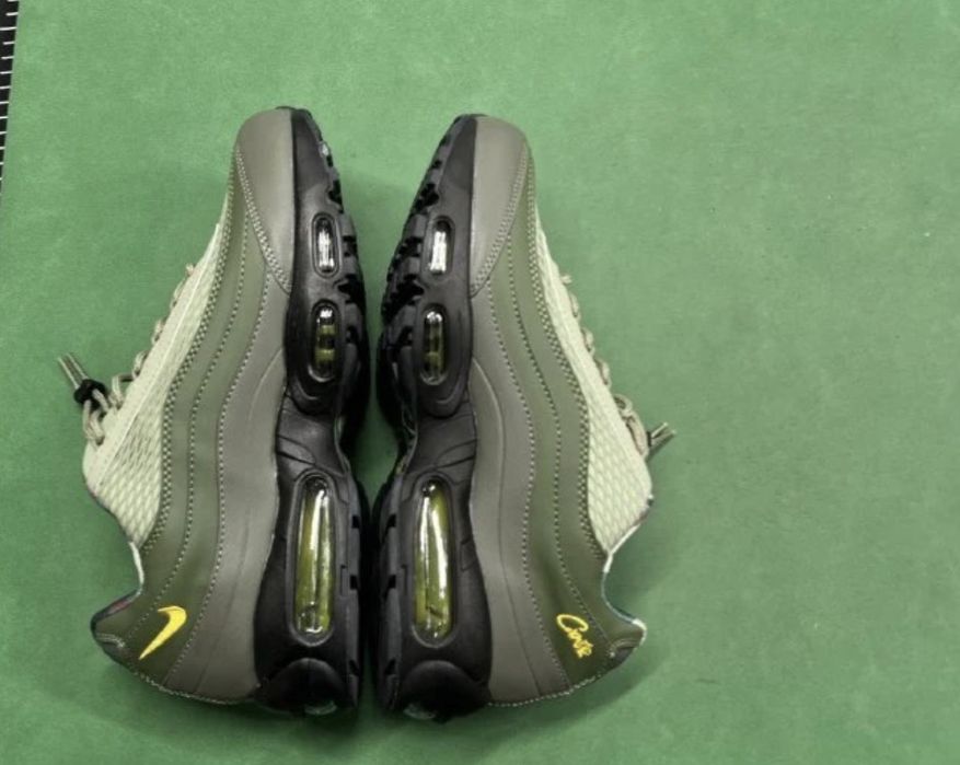 Нови обувки на Nike