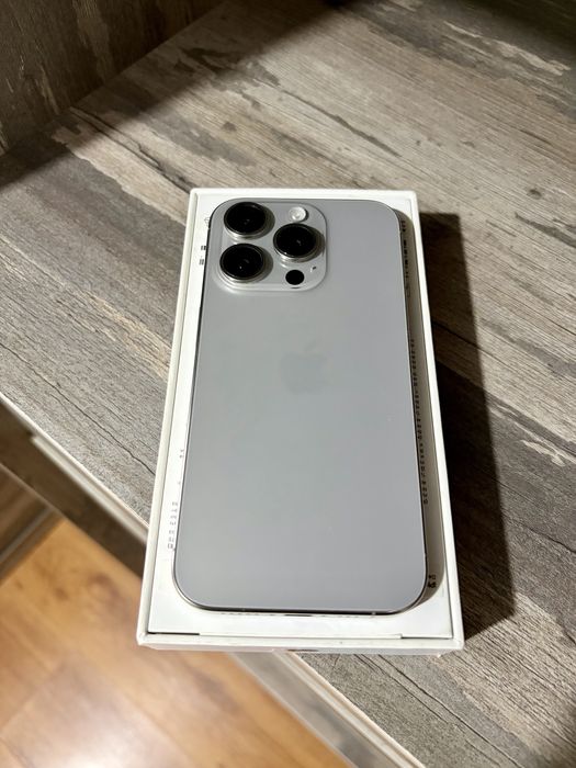 Iphone 15 pro ideal holatda