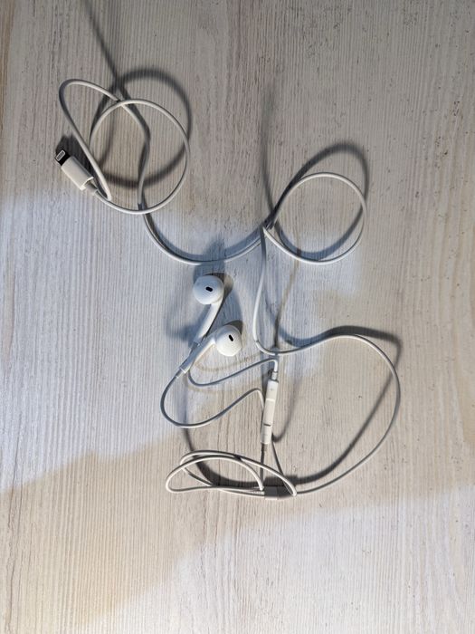 Naushnik apple lightning