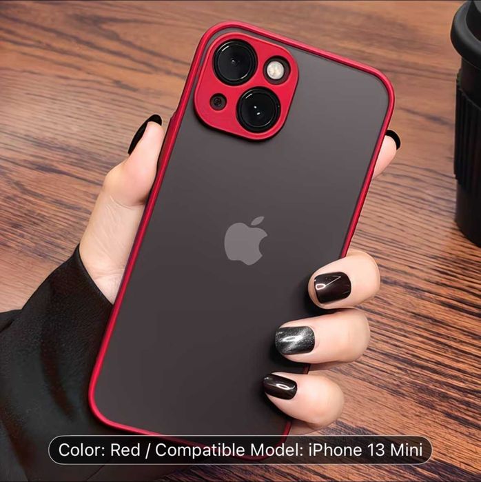Продавам 4 кейса за iPhone 13 Mini