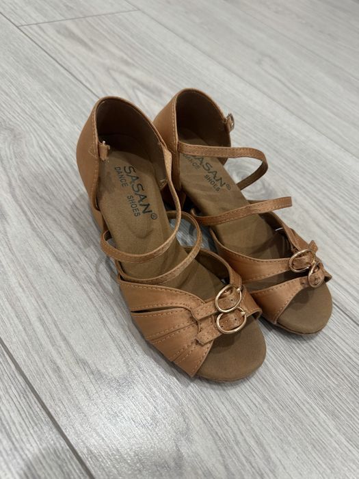 Рейтинговое платье и туфли