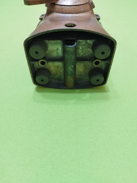 Продавам острилка