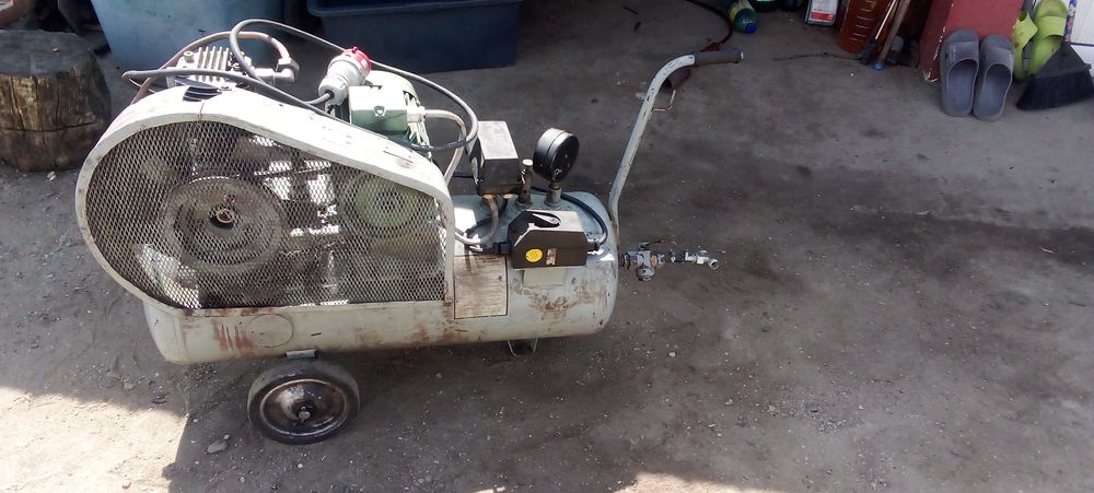 Compresor   12 b  ,   380v