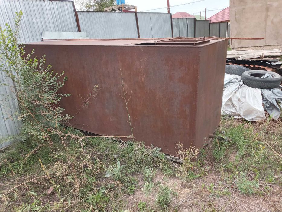 Емкость 3-куб,железный