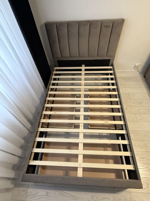 Pat tapitat MOBEXPERT , somiera si 3 sertare model Selanik  plus bonus