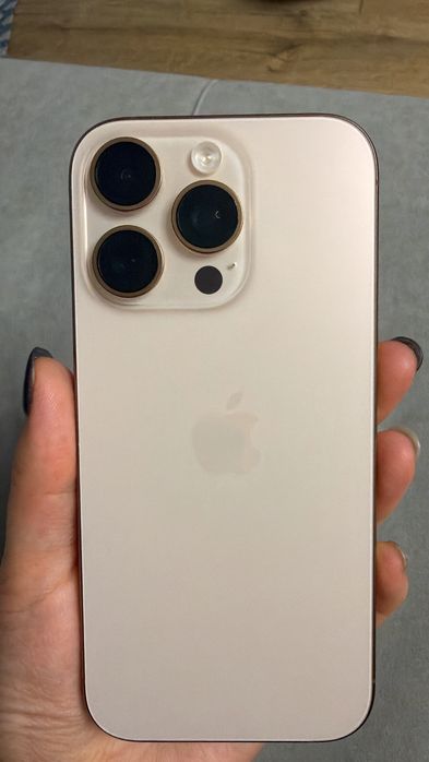 Продам айфон 16 про