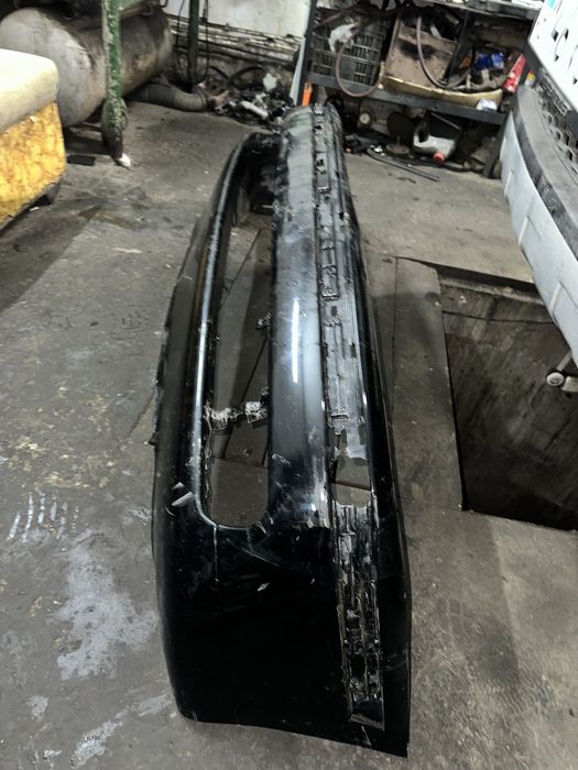 Передний бампер на Е39 оригинал