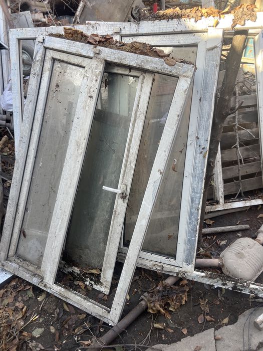 Окна б/у  продам ,район барахолка