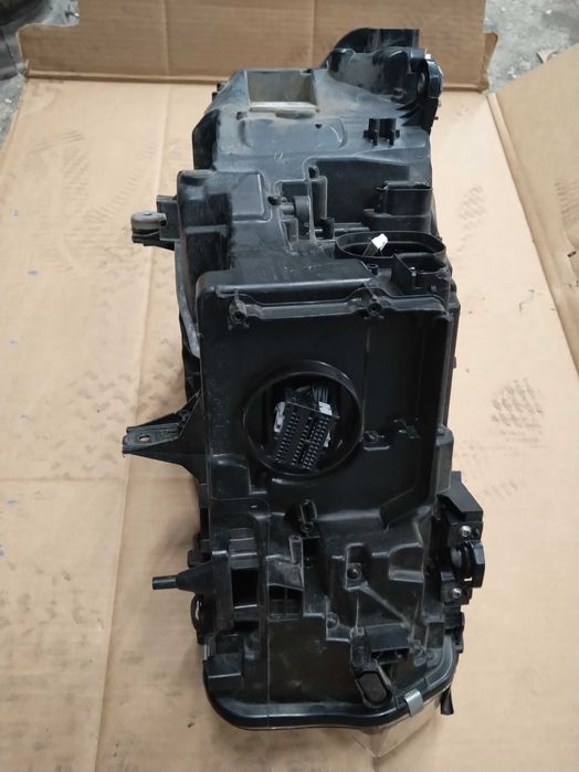 Ляв фар за BMW X3 2019 година