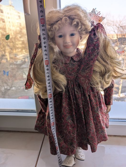 Păpușa de porțelan 52cm