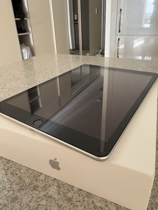 iPad (th Generation) WI-FI
