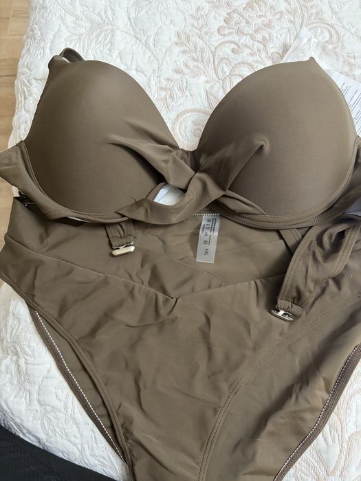 Женский купальник.