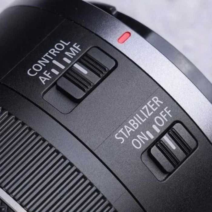 Полнокадровый объектив RF 24-50 мм F4.5-6.3 IS STM со стандартным