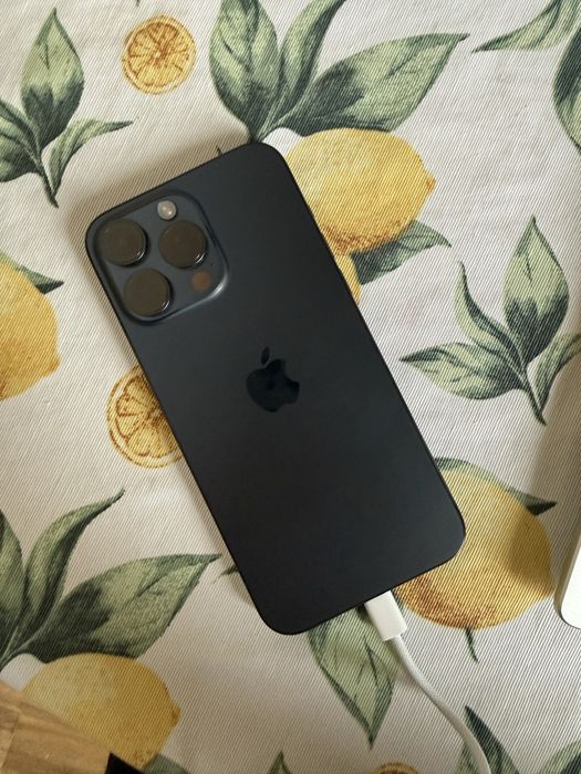 iPhone 15 pro max с гарантией