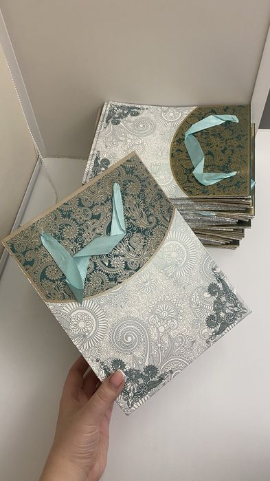 Подарочные пакеты 38 штук