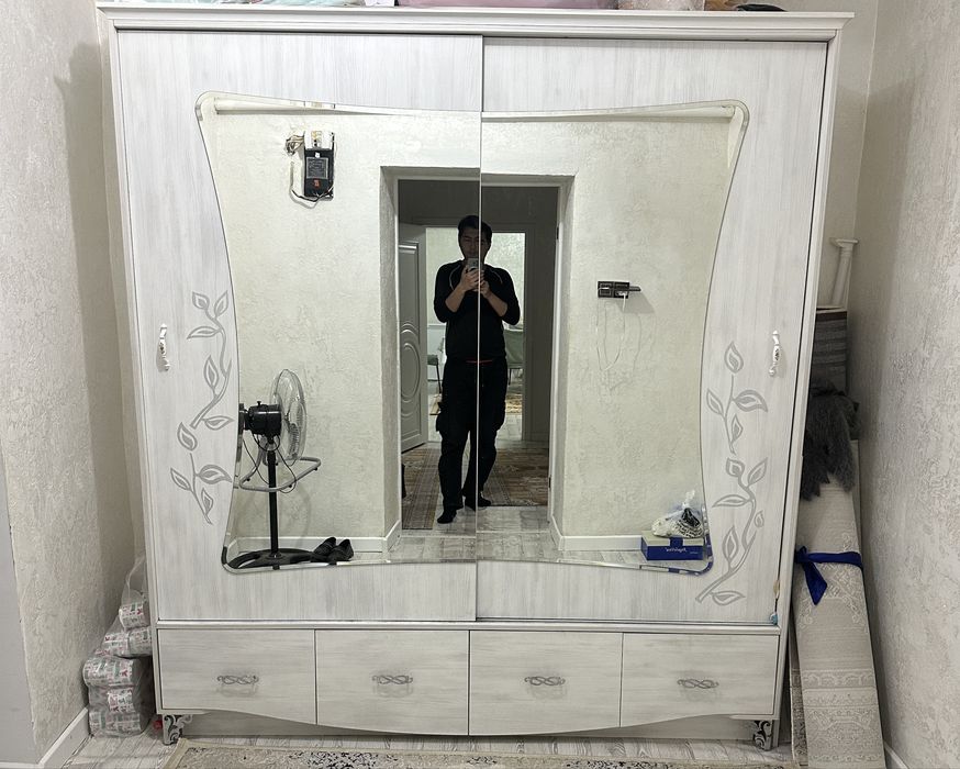 Шкаф 2 х 2,3 сатылады