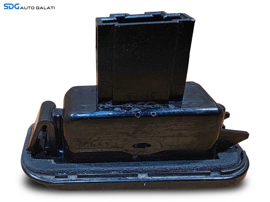 Lampa Iluminare Numar Inmatriculare Portbagaj Mercedes Clasa C Class W203 2000 - 2007 Cod 2038200556 2038200066 [N5121]