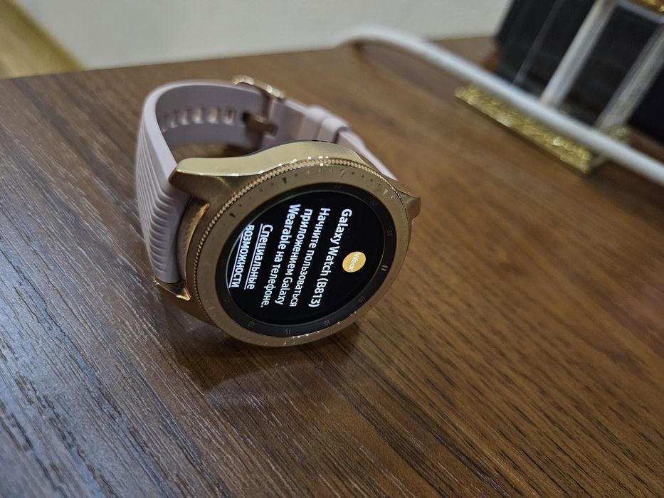 Samsung Galaxy Watch 42 мм SM-R810
