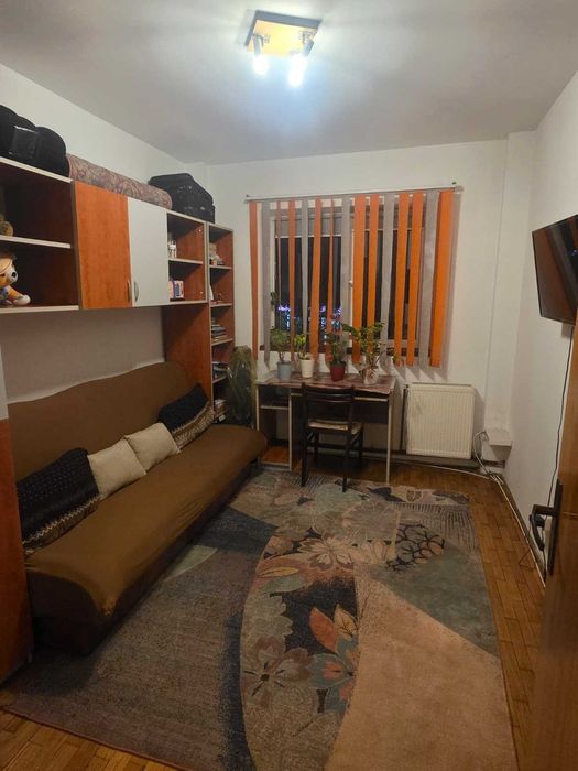 Apartament 4 camere 84 MP - etaj 1/8 - bloc 1984 - centrala termica