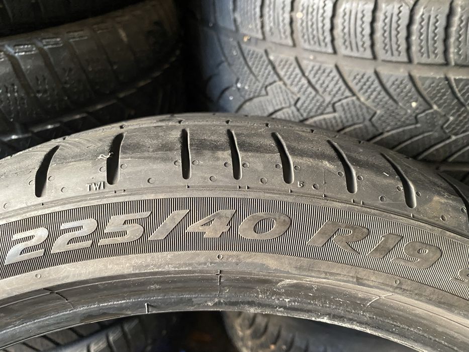 225/40/19 пара бу пирелли