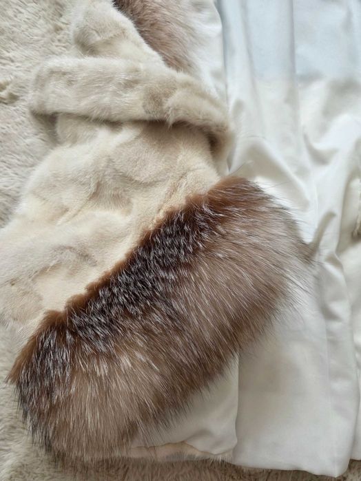 Haina blana naturala de vizon, stil fluture cu vulpe maro