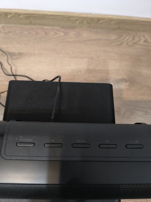 Vând soundbar Akai 2.1