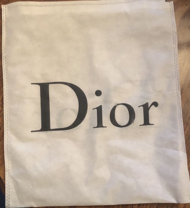 Dior b22 exclusive