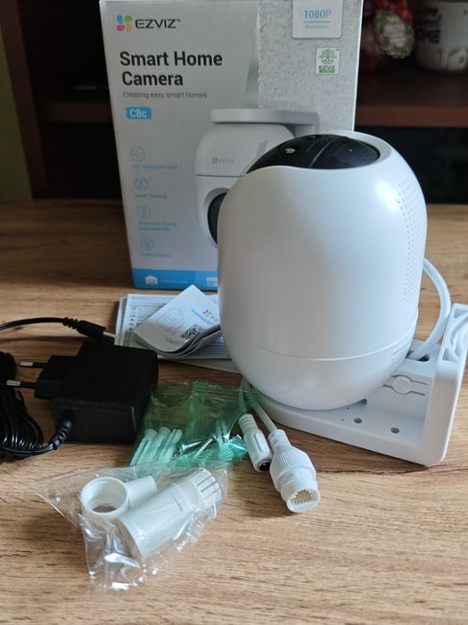 външна смарт камера EZVIZ C8c