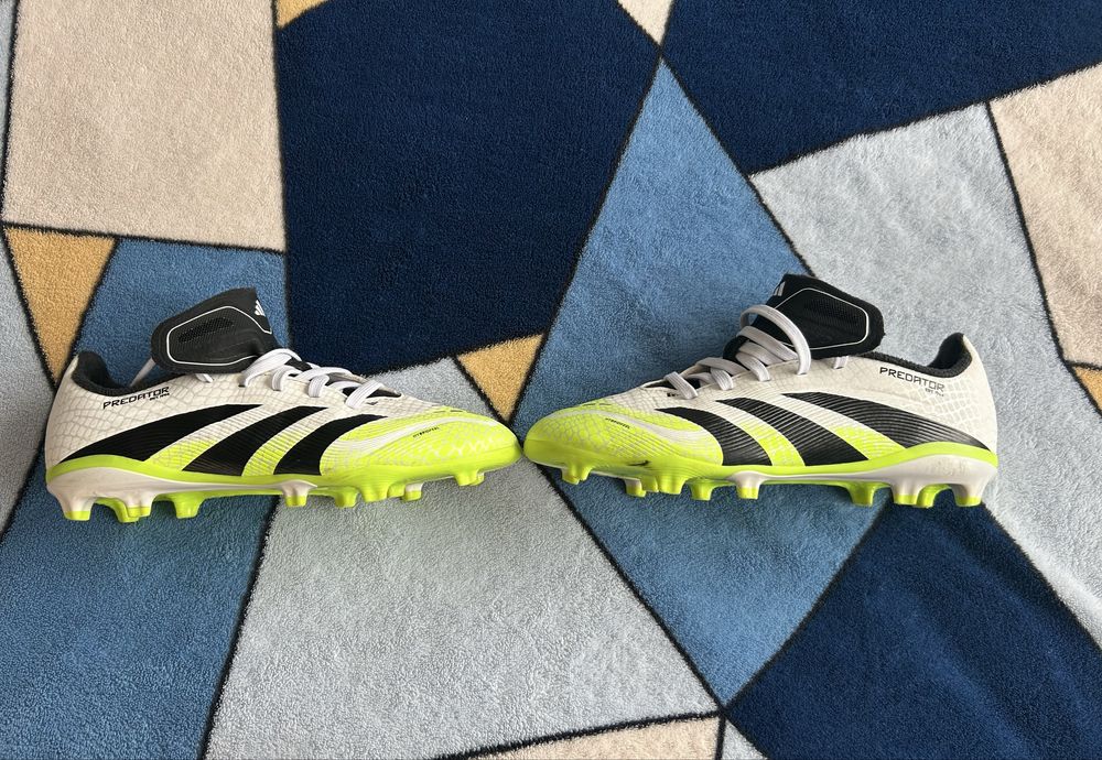 Vând ghete de fotbal Adidas Predator