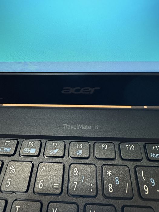 Acer Travel mate B 2GB Ram Intel Celeron 1.60 GHz
