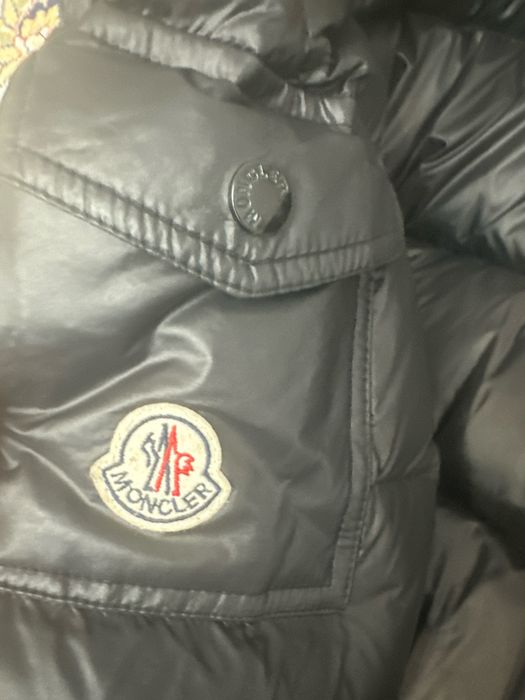 Куртка Moncler продам срочно