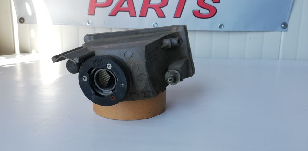 Десен и ляв халоген Toyota Rav4 XA20 (2000-2004)