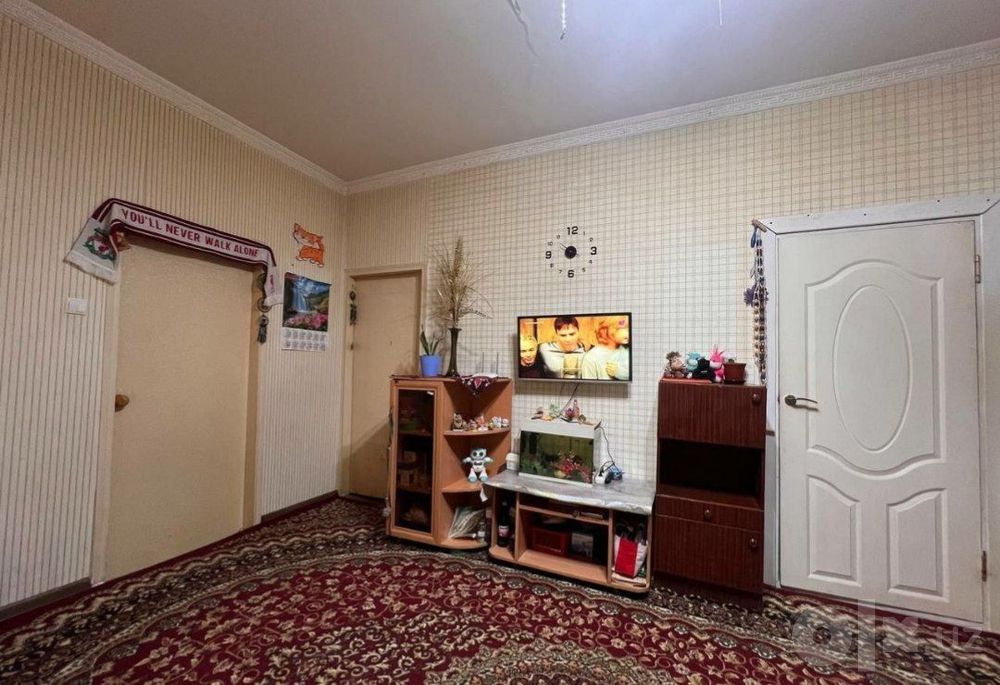 Квартира продаётся Чиланзар 10 квартал 2/4/4 ор. Медиа парк