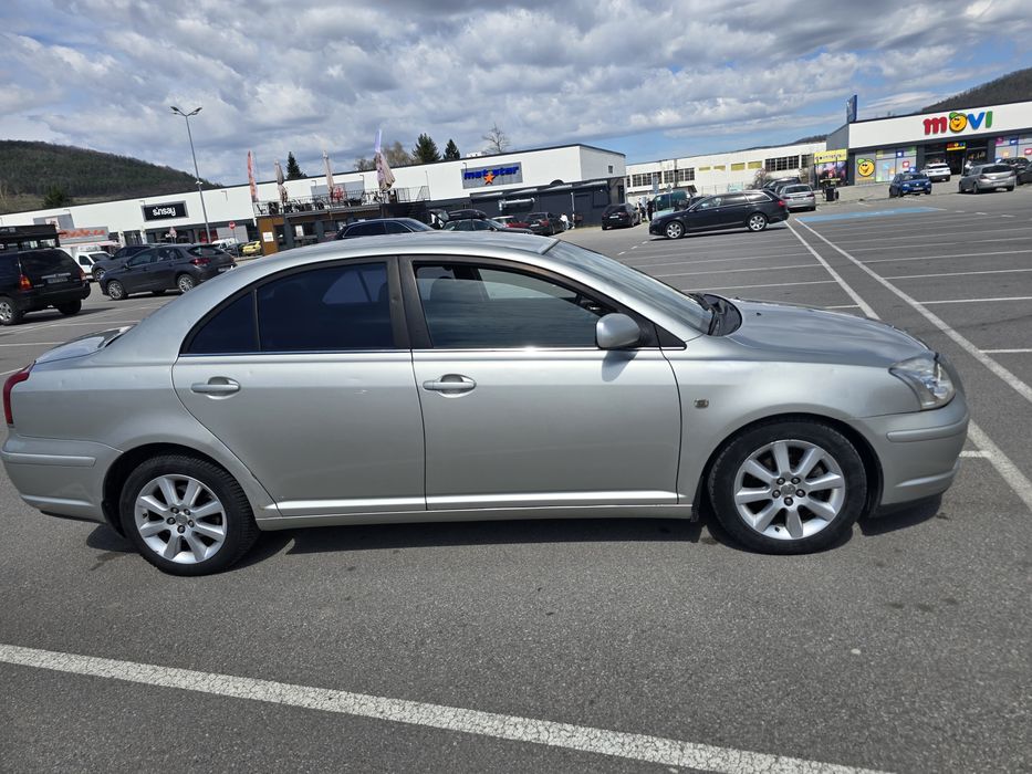 Toyota avensis 1.8 gaz