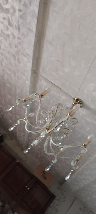 Люстра с лампочками