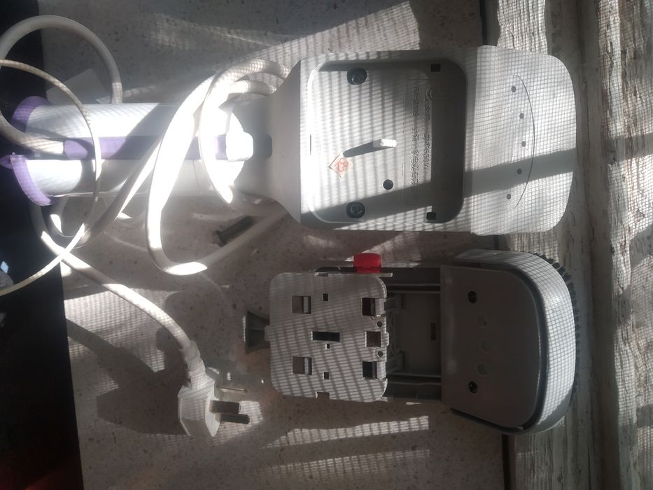 Паровой утюг-щетка