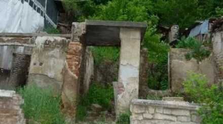 Парцел-къща идеално за сглобяема или строеж с паритиди вода и ток