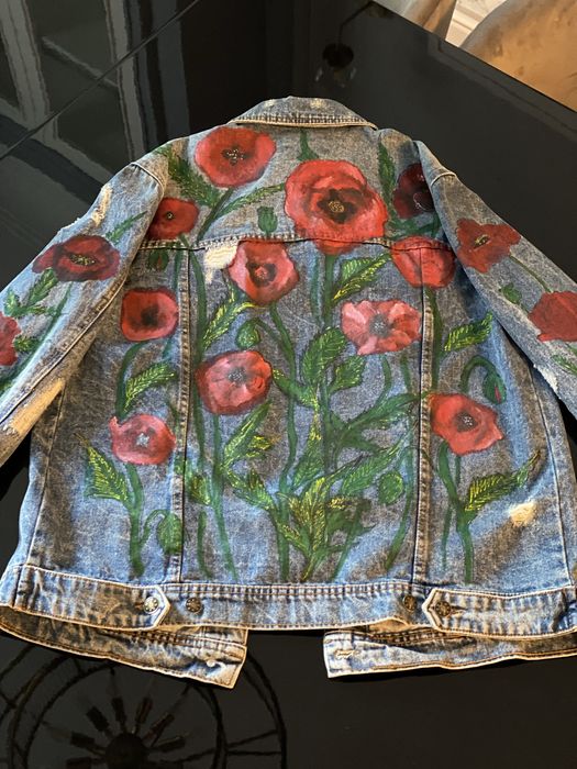 Джинсовая куртка с рисунком ручной работы