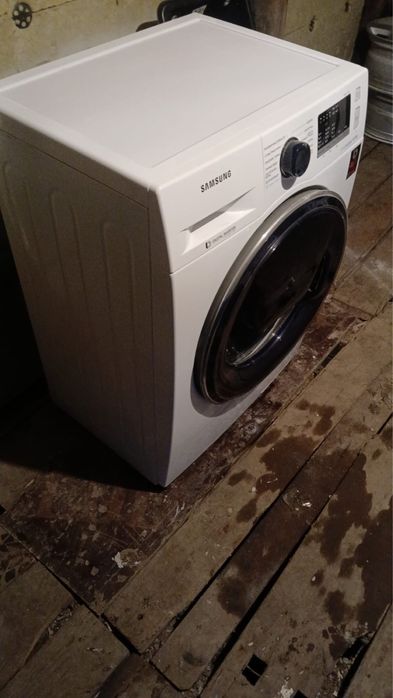 Продам стиральную машину автомат