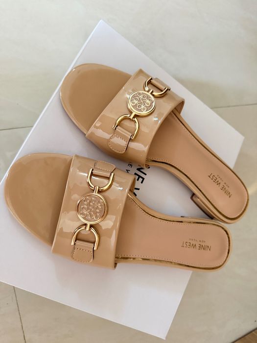 Дамски бежови чехли Nine West