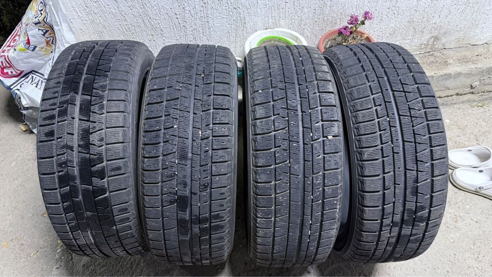 Продам шины 215/55/17