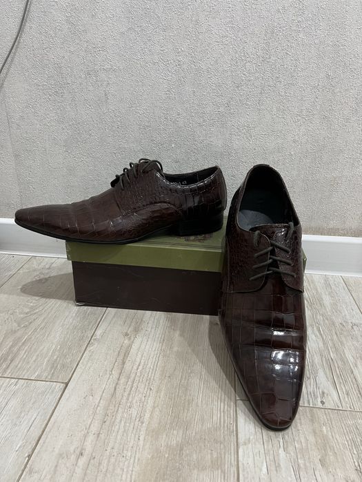 Мужские туфли.